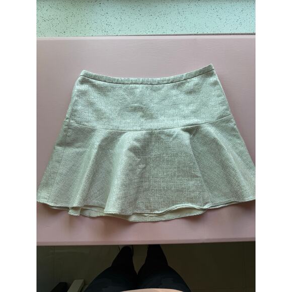 Express Silver Textured Flounce Skirt – Size 8 - Picture 3 of 8